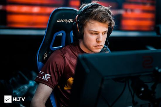 kassad 揭露 jkaem 的新债务