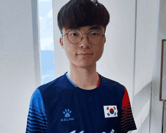外媒：LPL曾年薪千万美元报价Faker Scout加盟T1一度实现