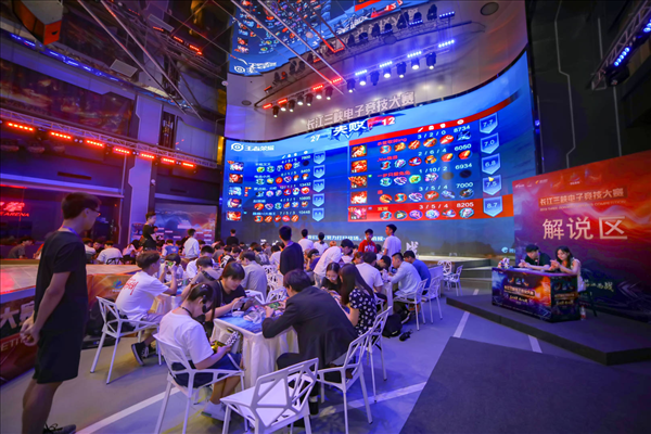 BLAST 秋季小组赛：成功晋级， Astralis 2-0击败NIP